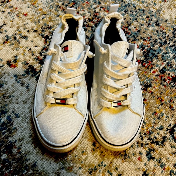 Tommy Hilfiger Shoes - Women’s Tommy Hilfiger slip on style shoe